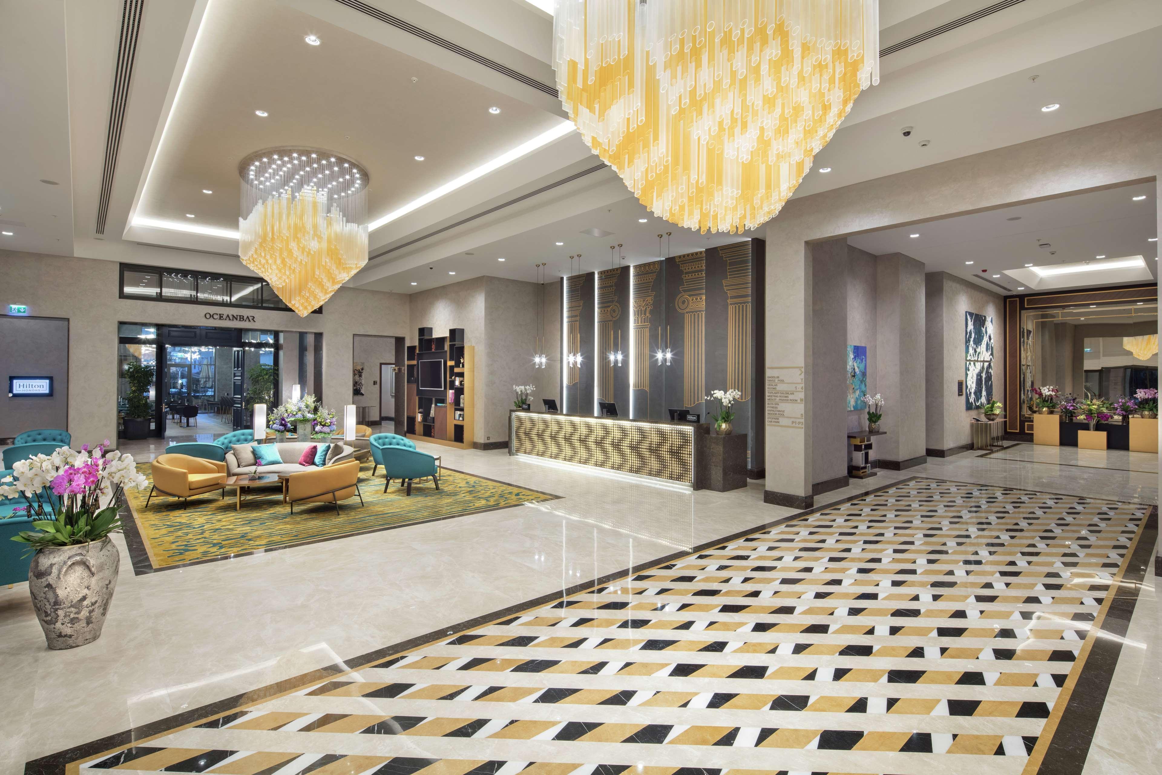 Doubletree By Hilton Antalya City Centre Antália Exterior foto Lobby