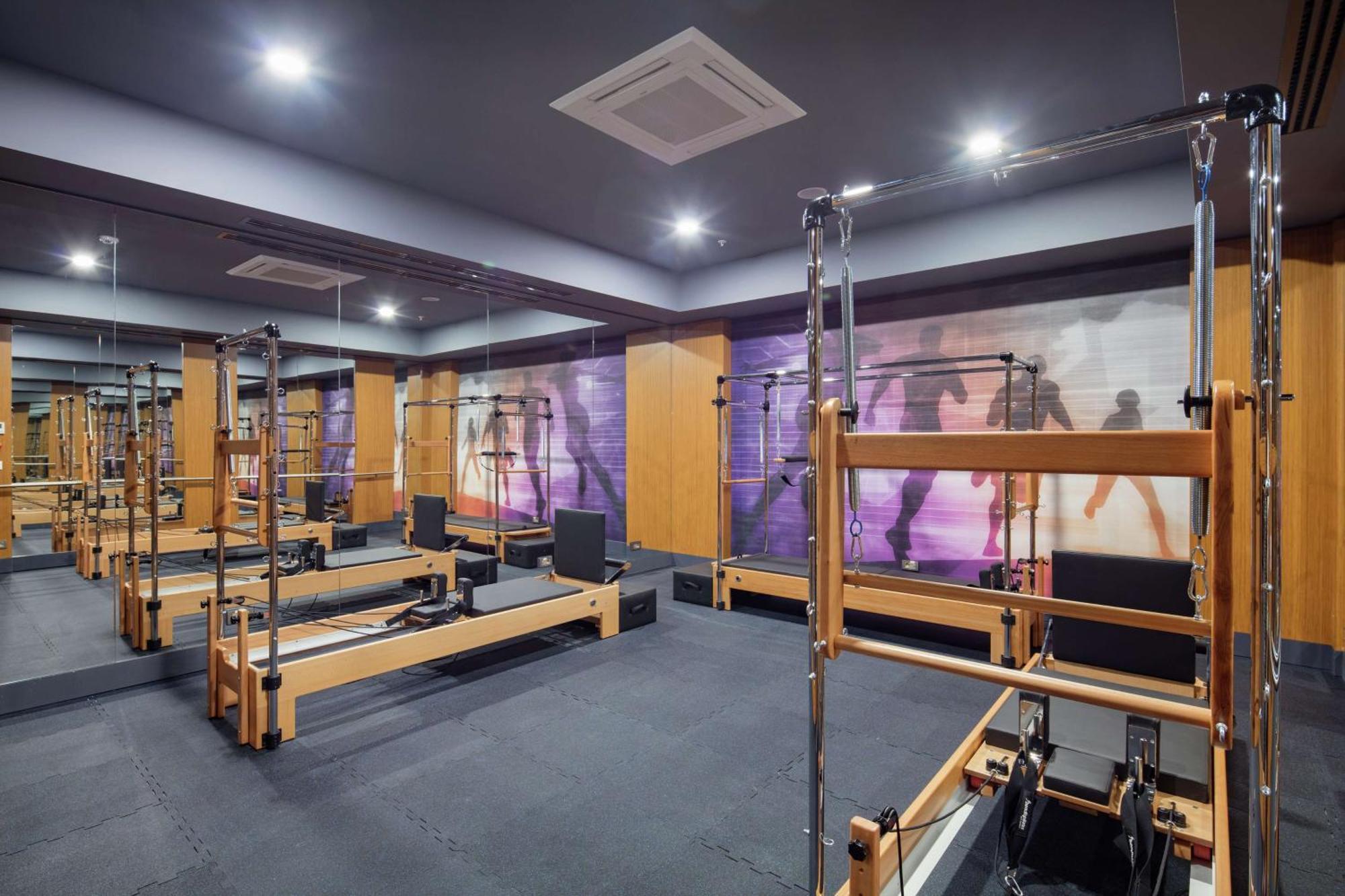 Doubletree By Hilton Antalya City Centre Antália Exterior foto Pilates studio